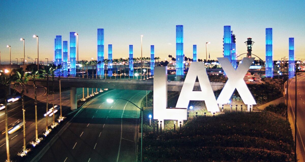 Veja a imagem lax airport header